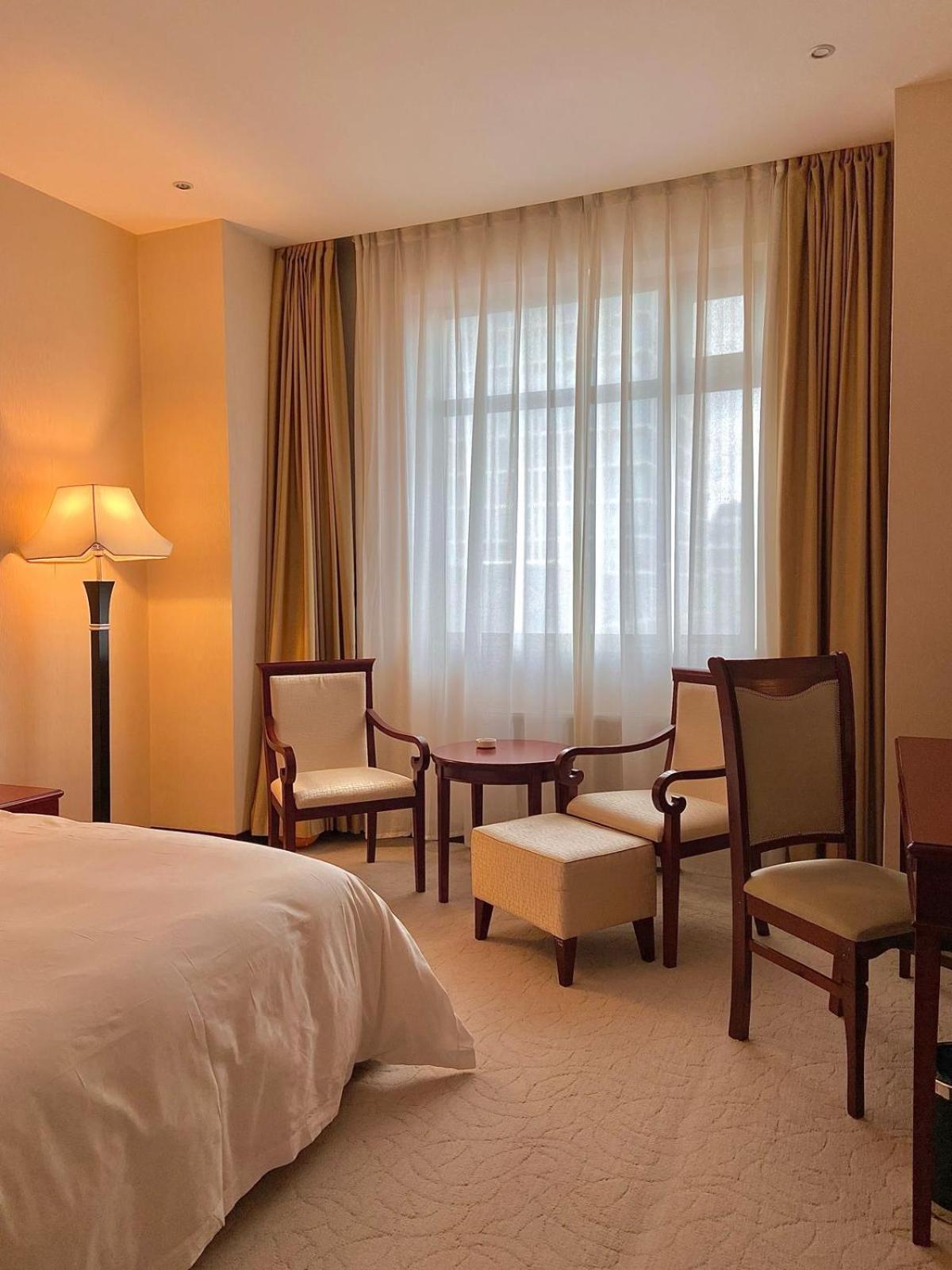 Beijing Palace Soluxe Hotel Astana Exteriér fotografie A room at the hotel