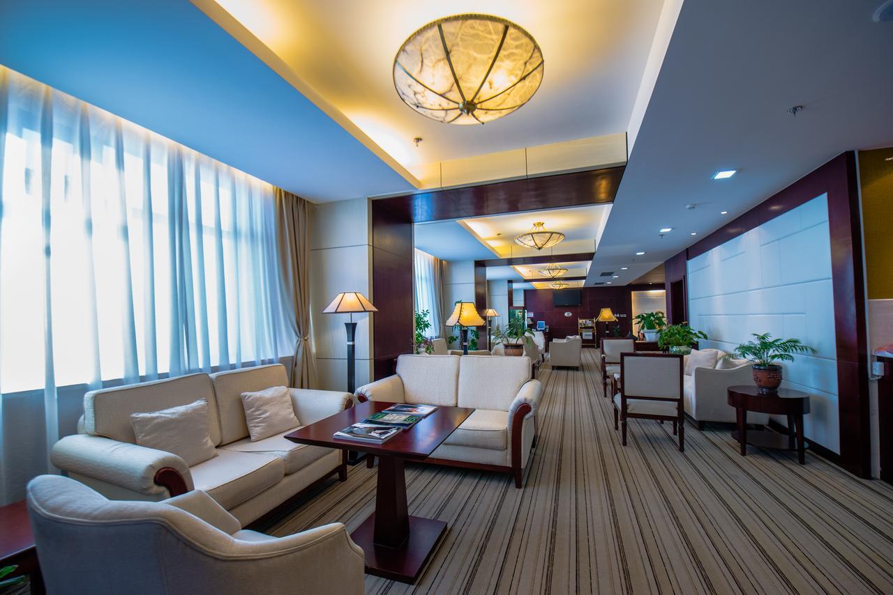 Beijing Palace Soluxe Hotel Astana Exteriér fotografie The lounge at Beijing Capital International Airport